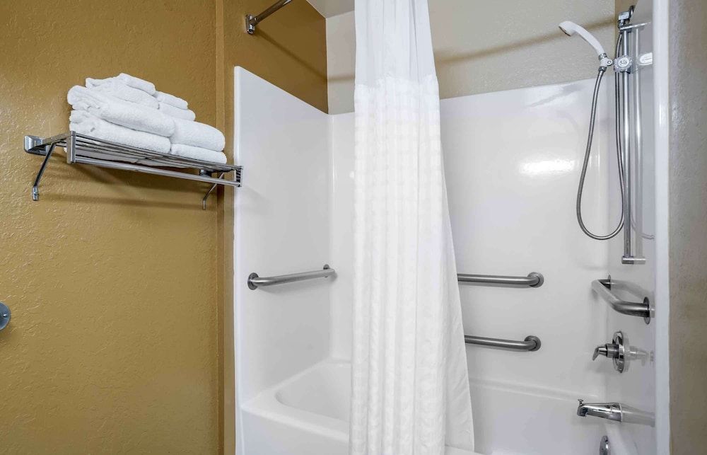 Extended Stay America Suites Pensacola University Mall Studio, 1 Queen Bed, Accessible, Non Smoking 4
