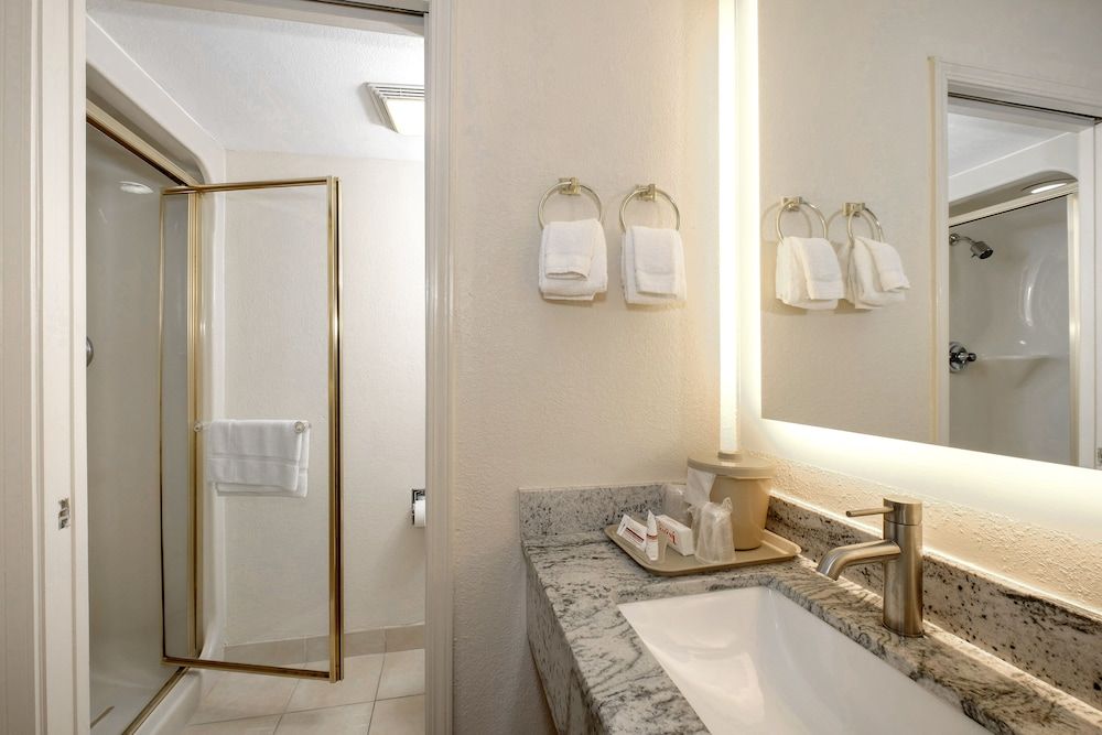 Red Roof Inn Pensacola Fairgrounds Superior Room, 2 Double Beds, Non Smoking 7