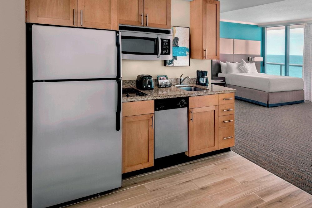 Studio, Multiple Beds, City View (Mobility Accessible, Roll-in Shower)