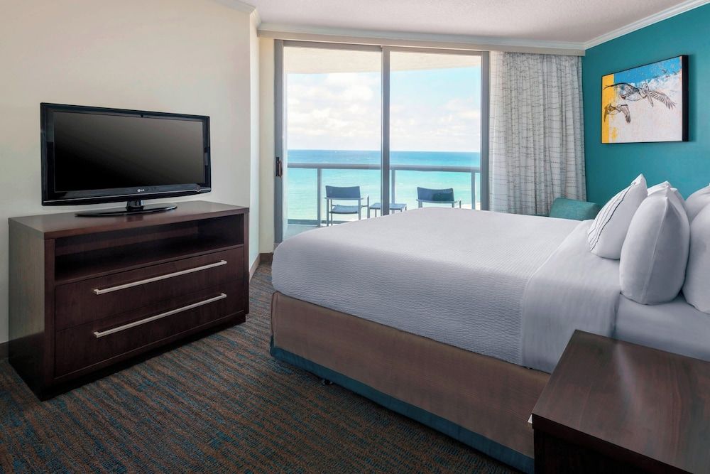 Suite, 1 Bedroom, Ocean View (Mobility/Hearing Accessible, Tub)