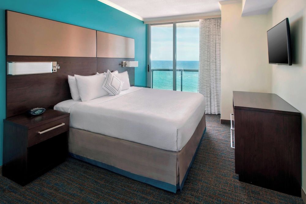 Suite, 2 Bedrooms, Oceanfront (Mobility/Hearing Accessible, Tub)