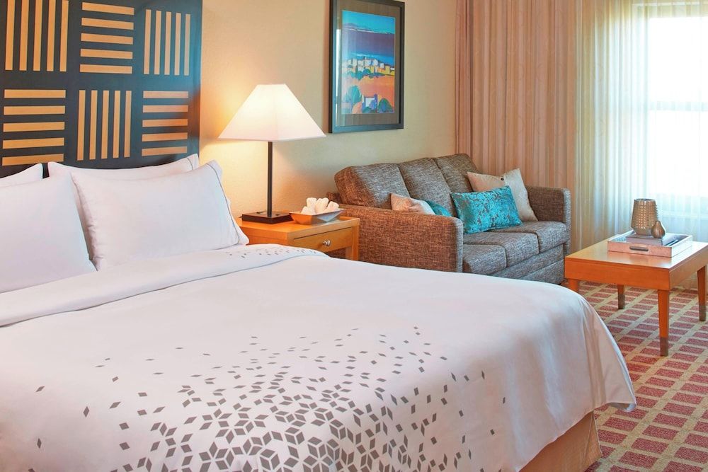 Executive Room, 1 King Bed with Sofa bed, Non Smoking (Hearing Accessible)