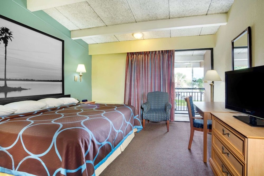 Standard Room, 1 King Bed