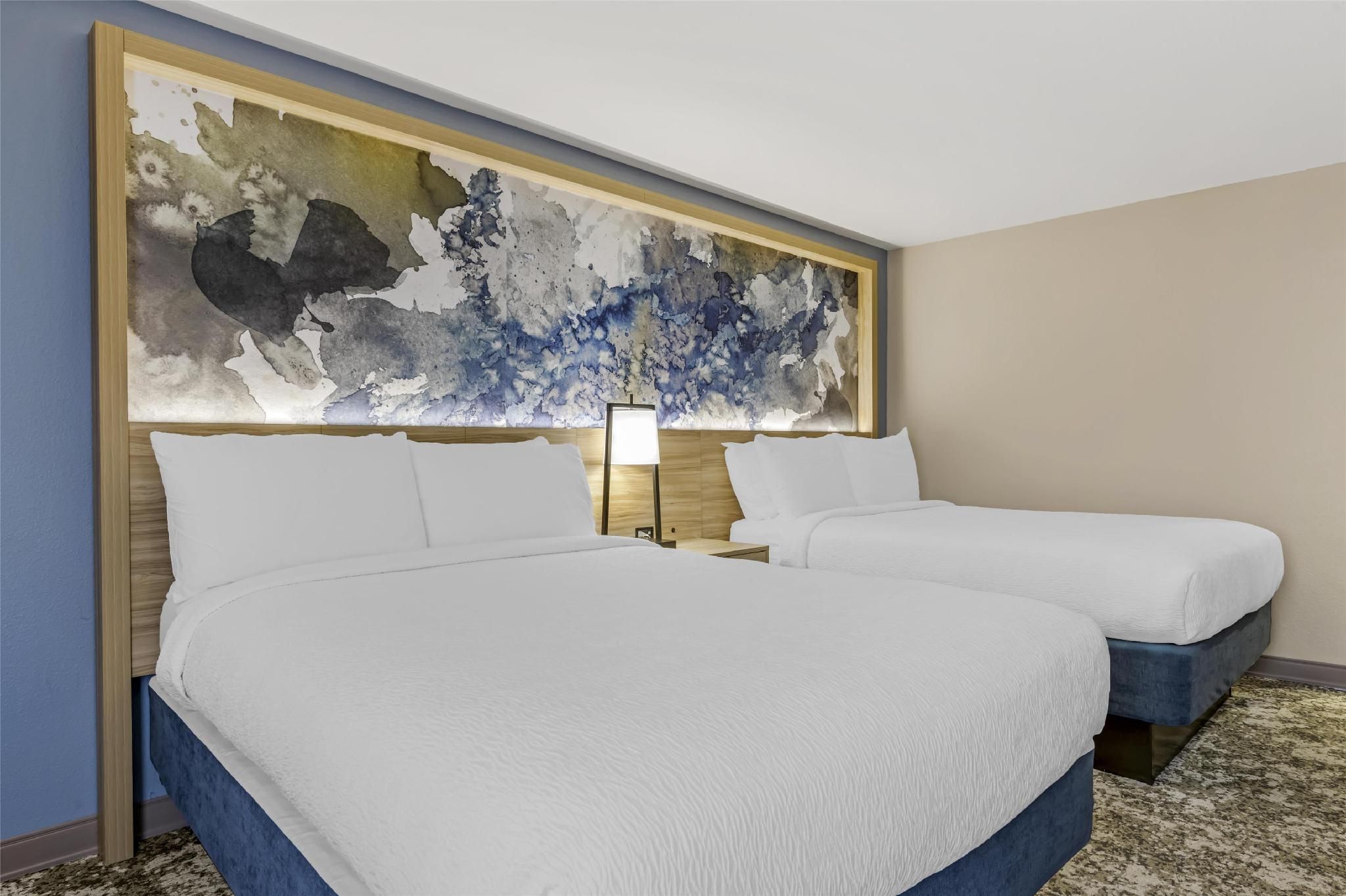 2 queen beds, nonsmoking
