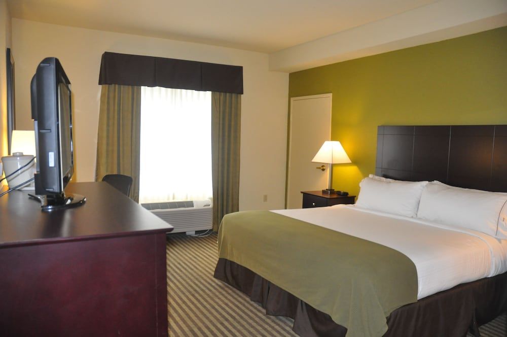Standard Room, 1 King Bed, Accessible (Communication, Accessible Tub)