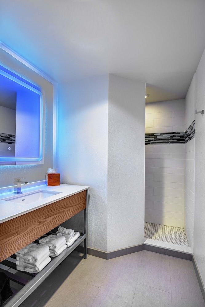 Standard Room, 2 Queen Beds, Accessible Bathtub (Mobility)
