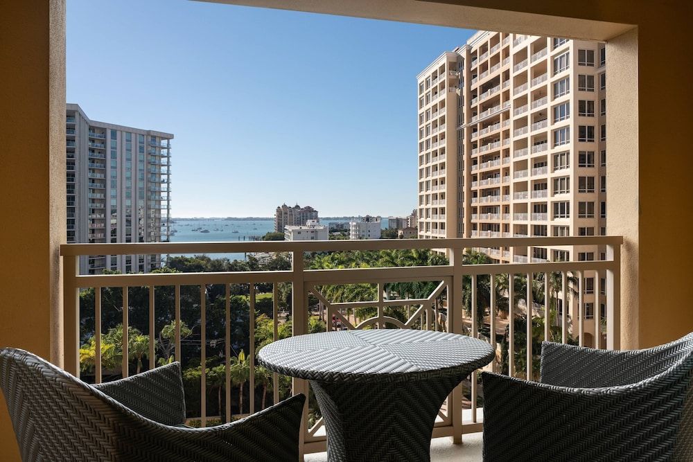 Room, 1 King Bed, Balcony, Marina View (Mobility/Hearing Accessible, Tub)