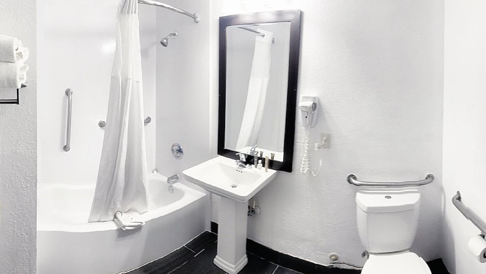 Croix Grand Hotel Standard Room, 1 Double Bed, Accessible 3