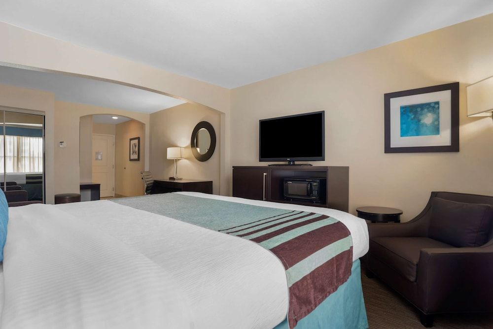 Suite, 1 King Bed, Non Smoking, Refrigerator & Microwave