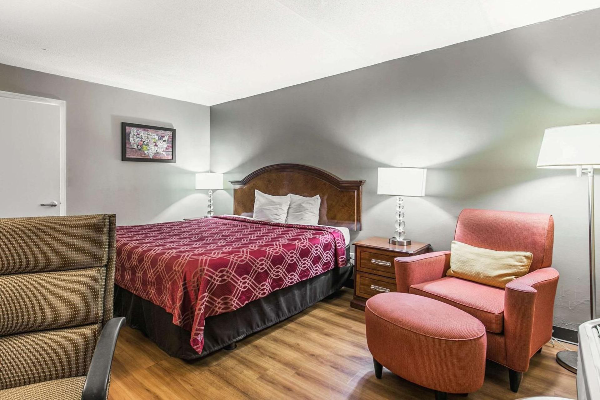 1 King Bed, Nonsmoking