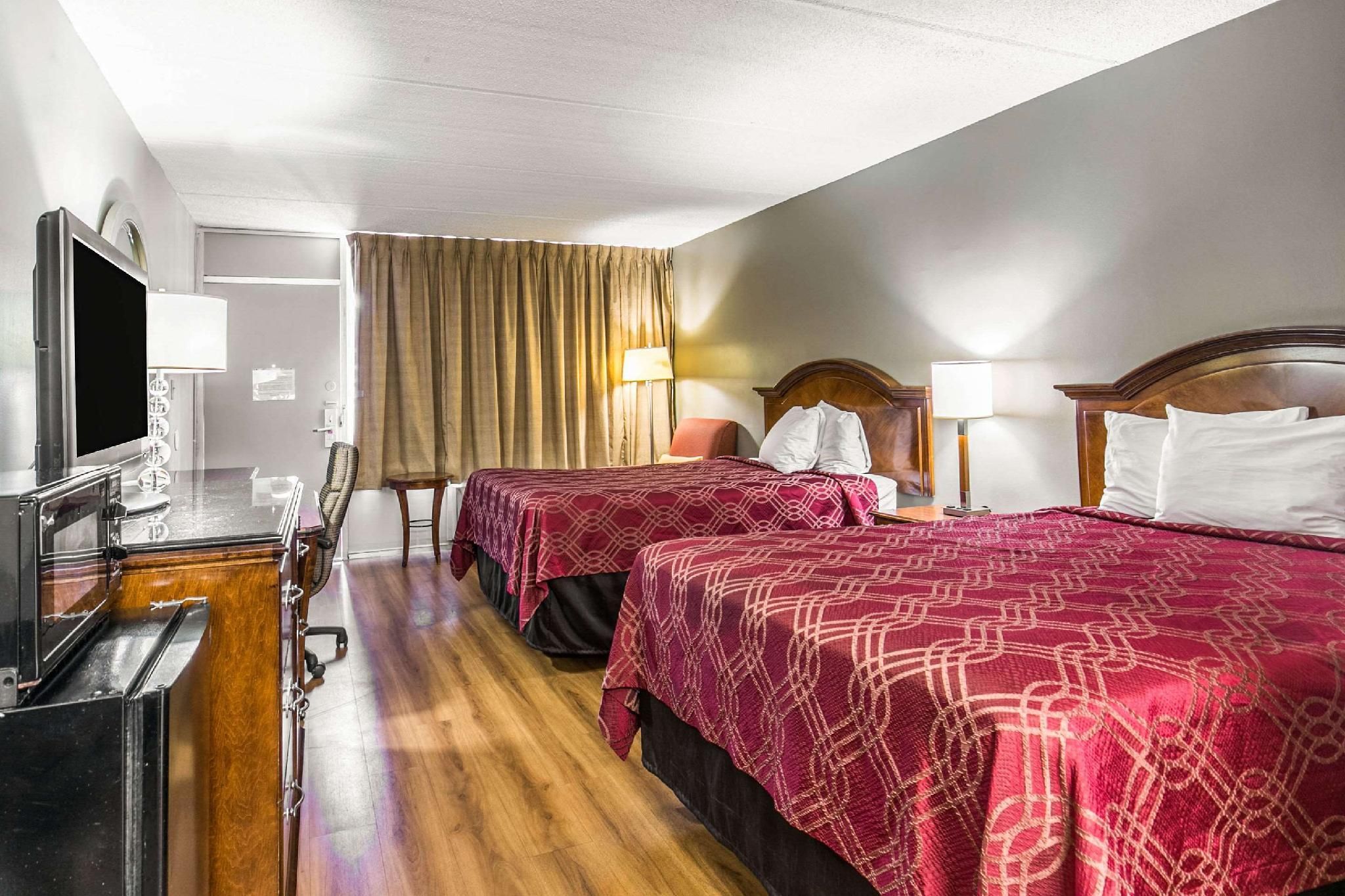 2 Double Beds, Smoking