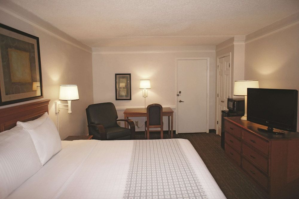 Deluxe Room, 1 King Bed, Non Smoking