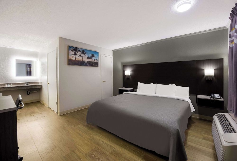 Standard Room, 1 King Bed, Non Smoking