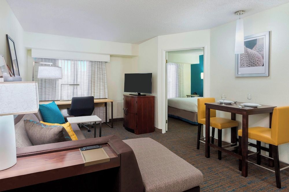 Suite, 1 Bedroom, Non Smoking (Mobility Accessible, Tub)