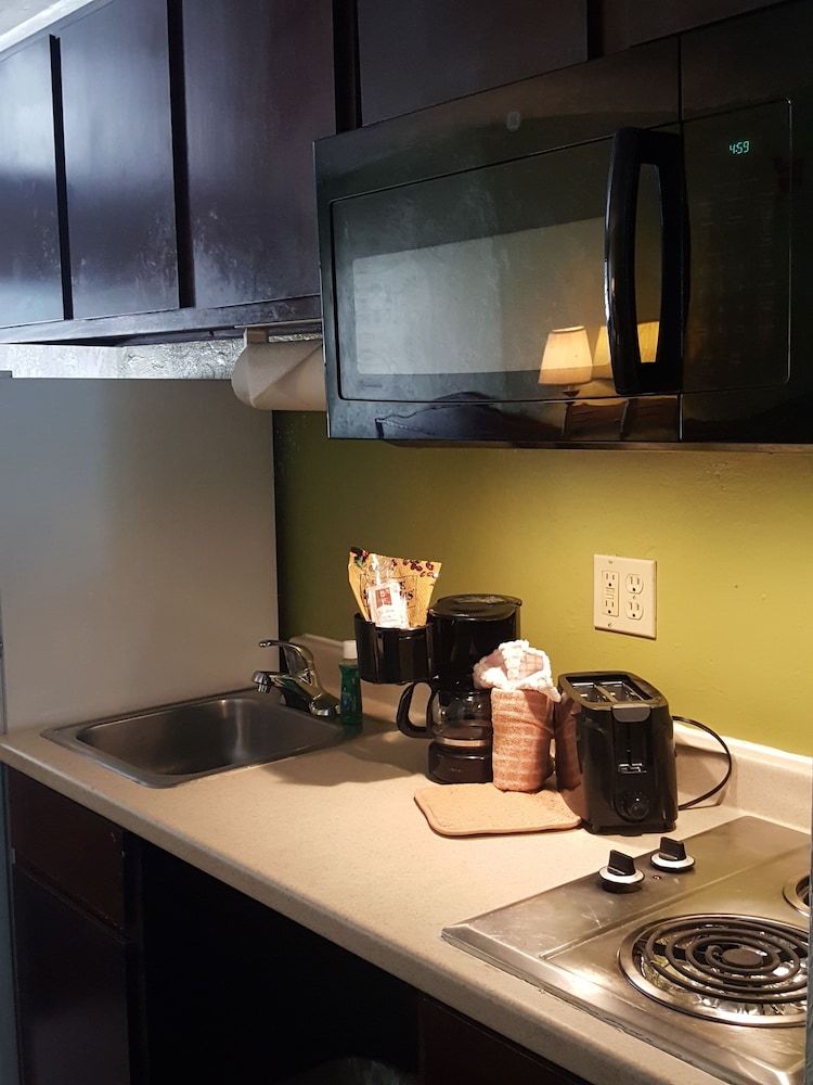 Room, 1 Queen Bed, Accessible, Smoking (Efficiency)