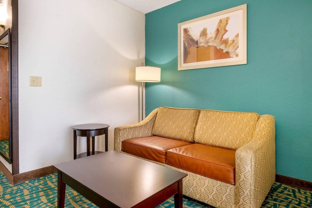 undefined Comfort Inn & Suites Fort Lauderdale West Turnpike 7