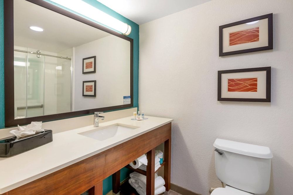 Comfort Inn & Suites Fort Lauderdale West Turnpike Standard Room, 2 Queen Beds, Non Smoking 3