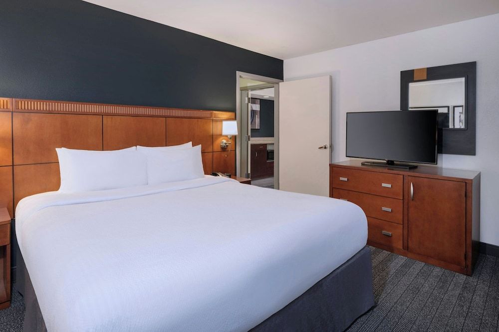 Suite, 1 Bedroom, Balcony