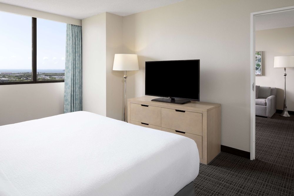 Room, 2 Queen Beds, City View (Sunrise)
