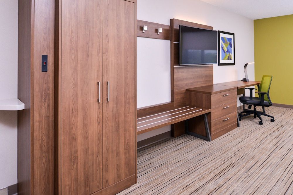 Suite, 2 Queen Beds, Accessible
