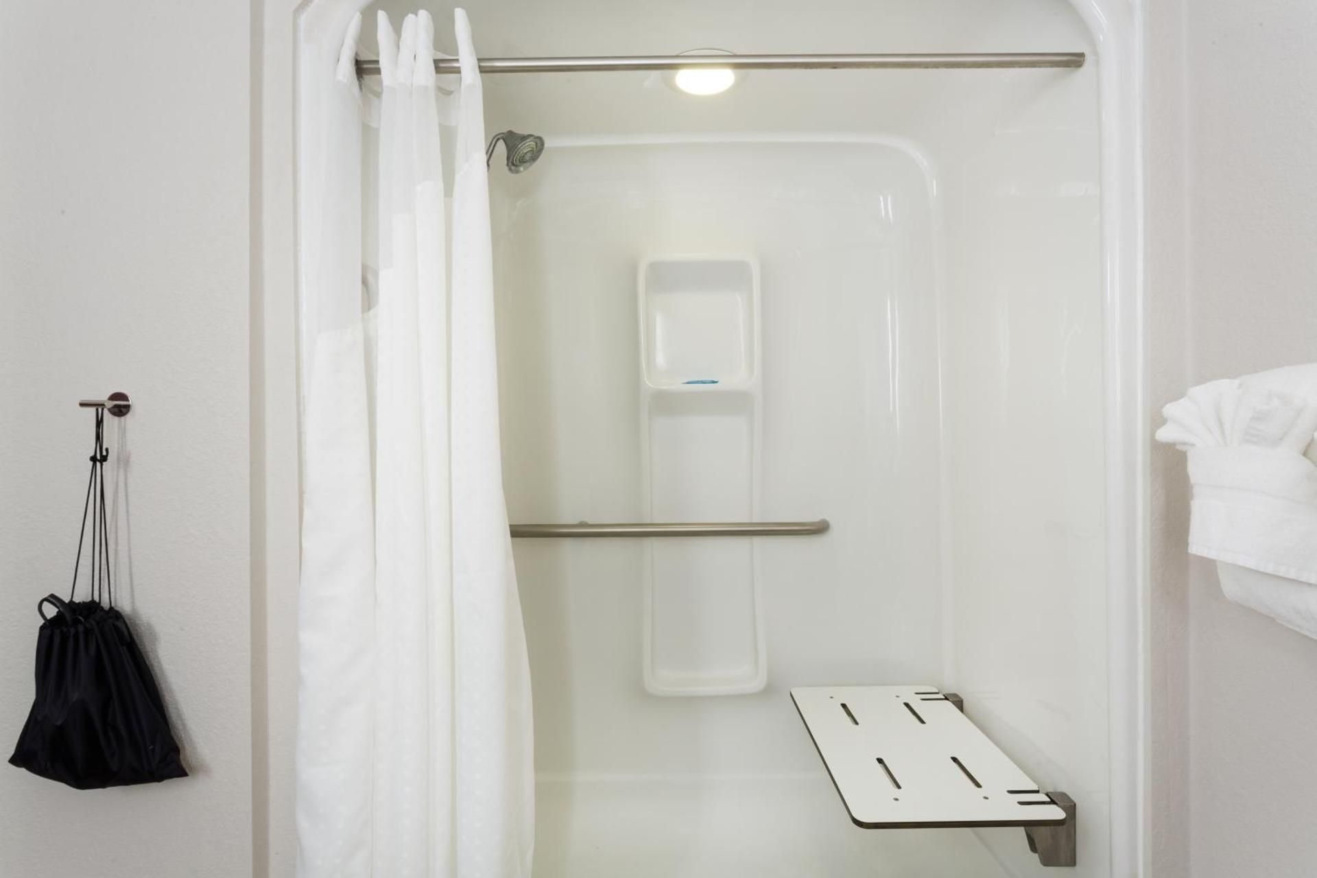 Suite - Hearing Accessible - Non-Smoking