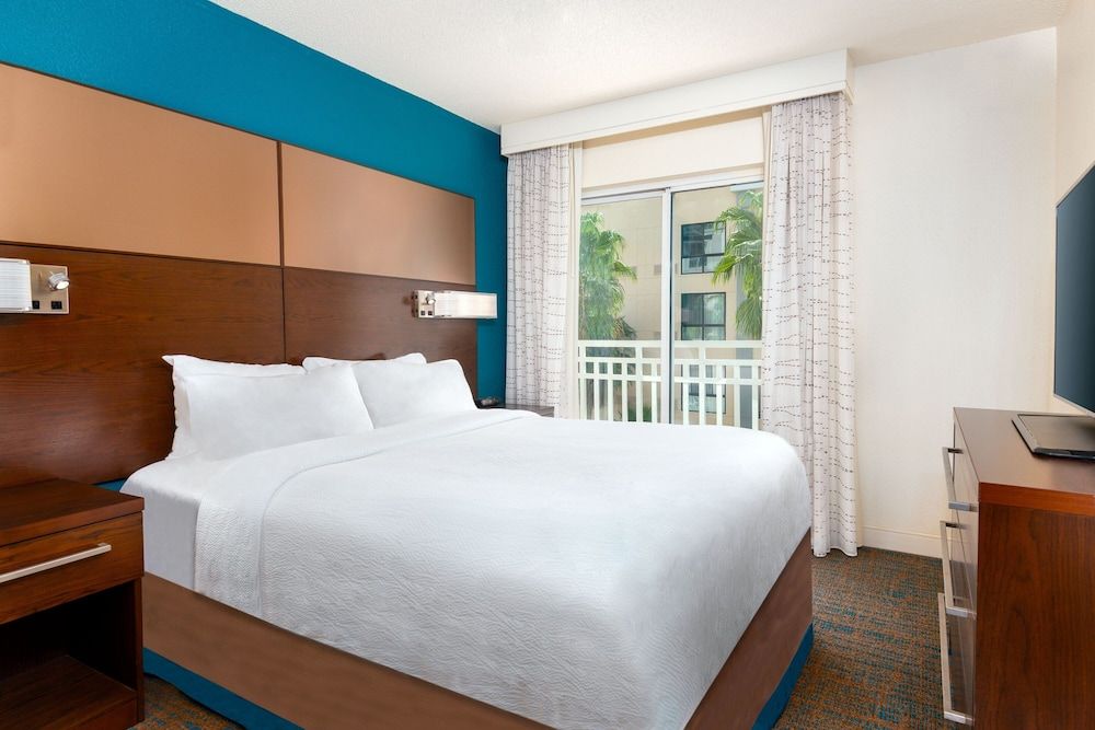 Suite, 2 Bedrooms, Balcony