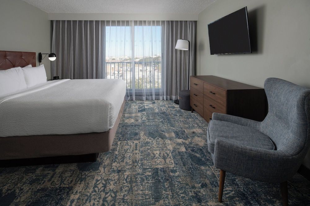 Suite, 1 Bedroom (Mobility Accessible, Tub)