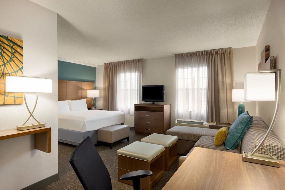 Studio Suite, 1 Queen Bed with Sofa bed, Kitchen