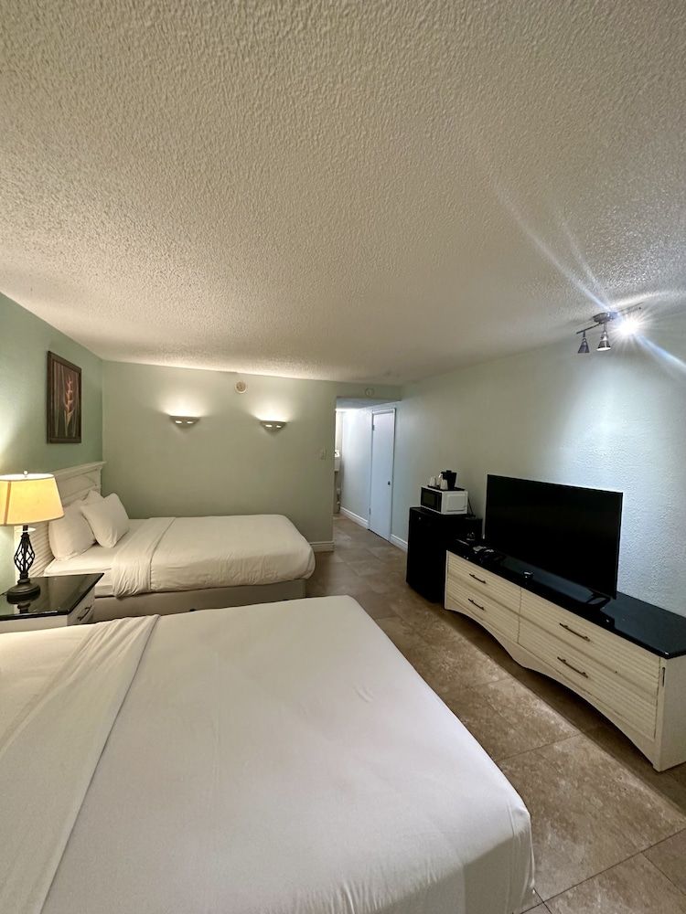 Room, 2 Queen Beds, Refrigerator & Microwave