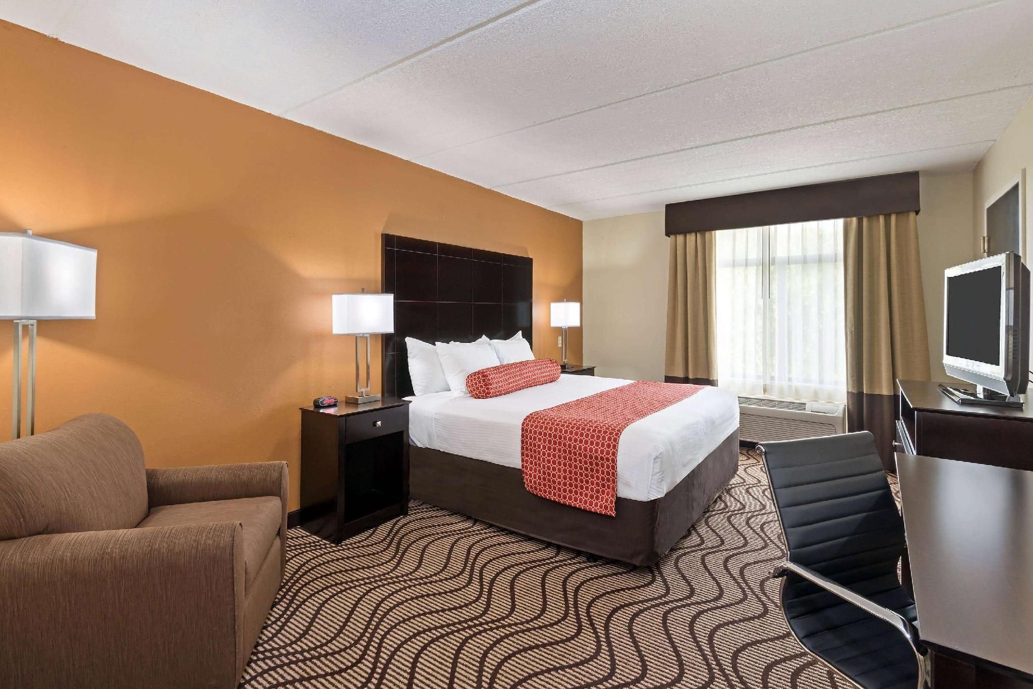 1 King Bed, Mobility Accessible Room, Non-Smoking