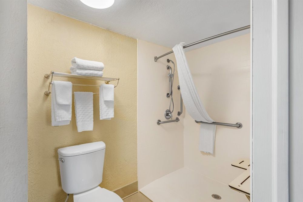 Best Western Space Shuttle Inn Standard Room, 1 King Bed, Accessible, Non Smoking 4