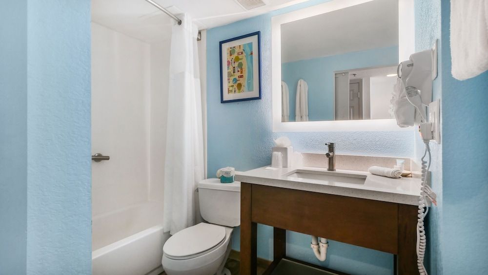 Bilmar Beach Resort Studio, 2 Queen Beds, Kitchenette, Beach View (Gulf Front) 11