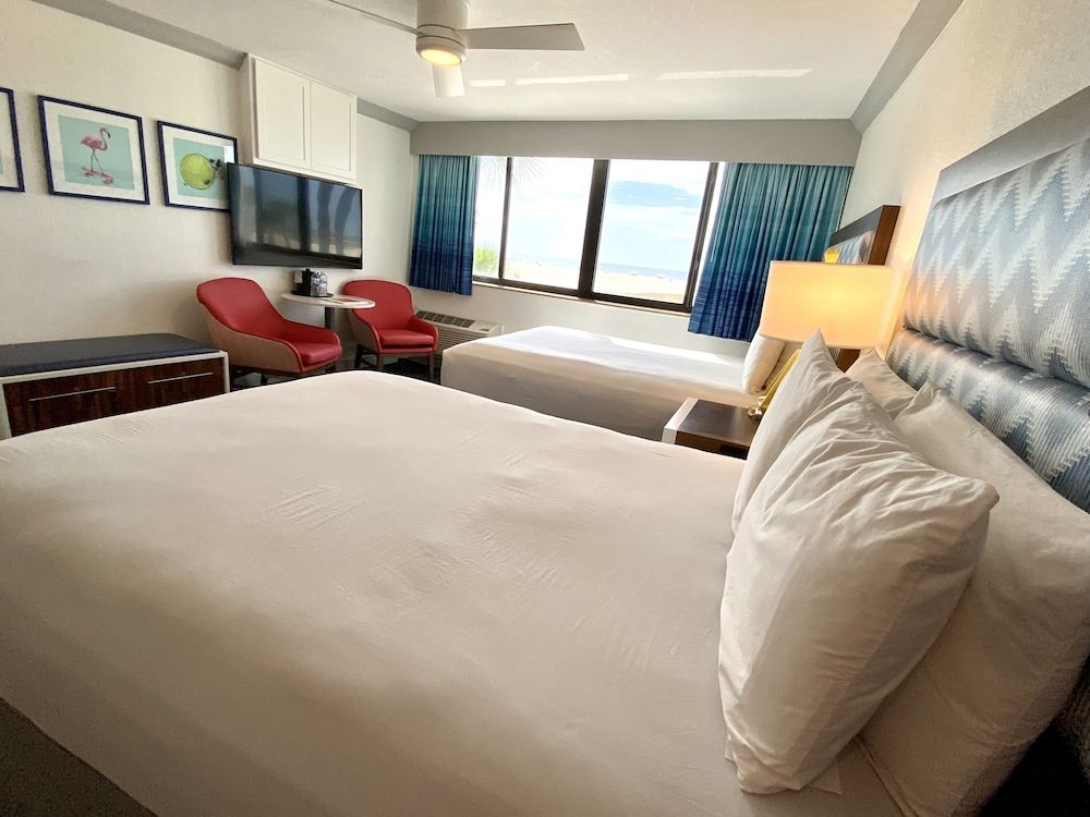 Bilmar Beach Resort Traditional Room, 2 Queen Beds, Refrigerator & Microwave, Beach View (Gulf Front) 3