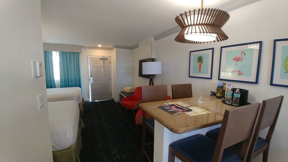 Bilmar Beach Resort Premium Room, 2 Queen Beds, Kitchenette, Poolside 9