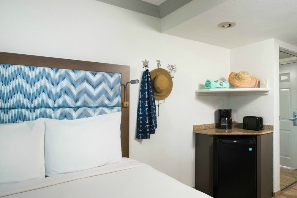 Bilmar Beach Resort Traditional Room, 2 Queen Beds, Refrigerator & Microwave, Beach View (Gulf Front) 9