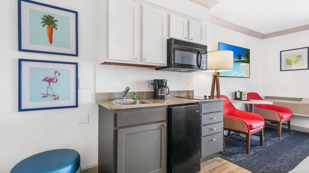 Bilmar Beach Resort Studio, 2 Queen Beds, Kitchenette, Beach View (Gulf Front) 14