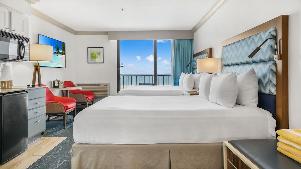 Bilmar Beach Resort Studio, 2 Queen Beds, Kitchenette, Beach View (Gulf Front) 2