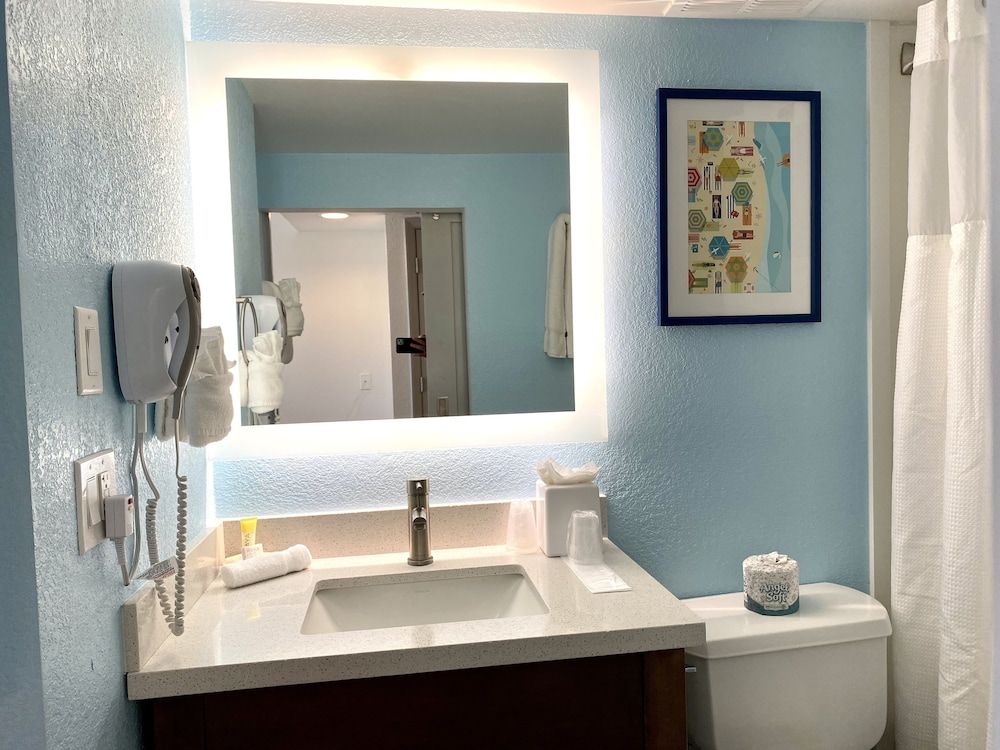 Bilmar Beach Resort Traditional Room, 2 Queen Beds, Refrigerator & Microwave, Beach View (Gulf Front) 14