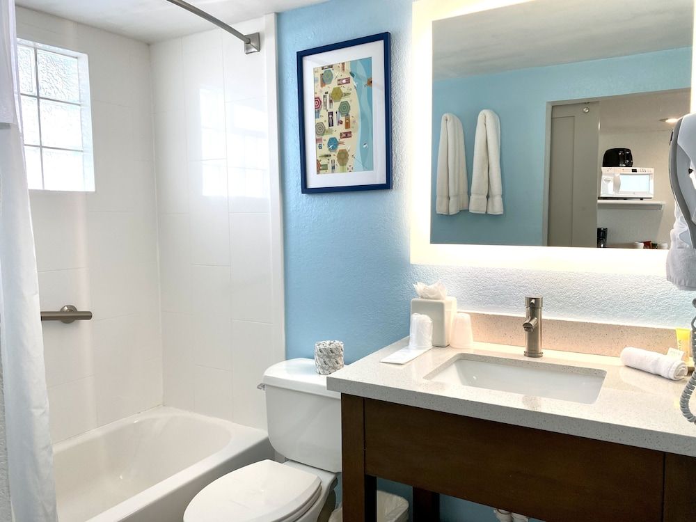 Bilmar Beach Resort Traditional Room, 2 Queen Beds, Refrigerator & Microwave, Beach View (Gulf Front) 13