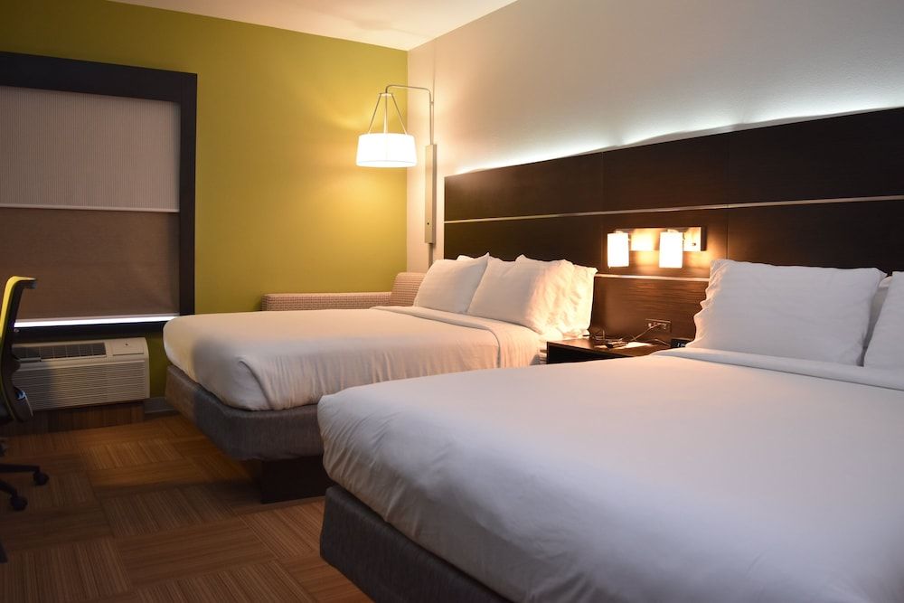 Standard Room, 2 Queen Beds, Accessible (Mobility Tub)
