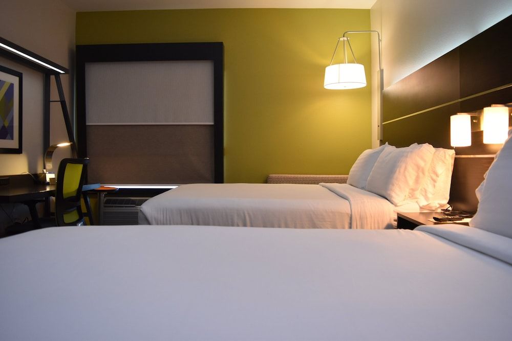 Standard Room, 2 Queen Beds, Accessible (Mobility Tub)