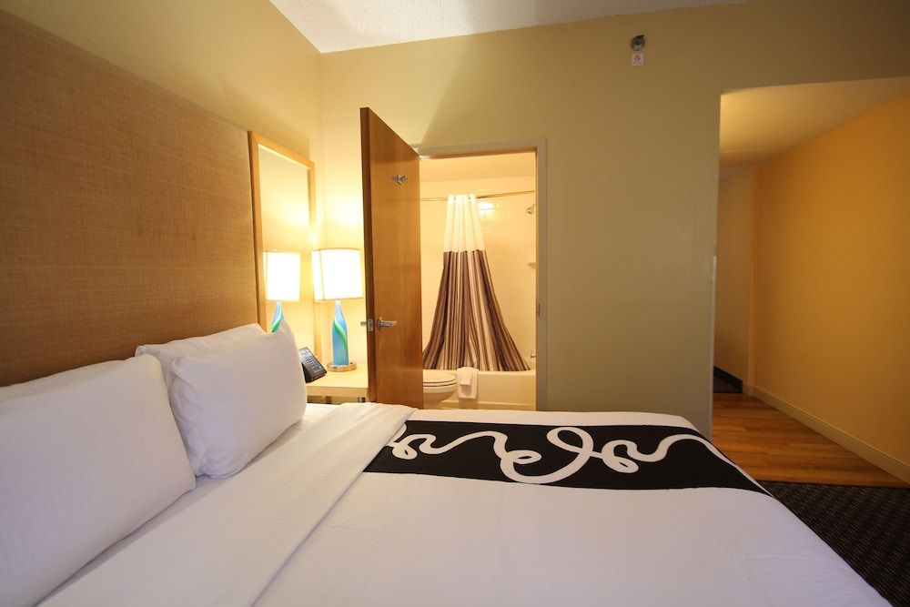 Deluxe Room, 1 King Bed, Non Smoking
