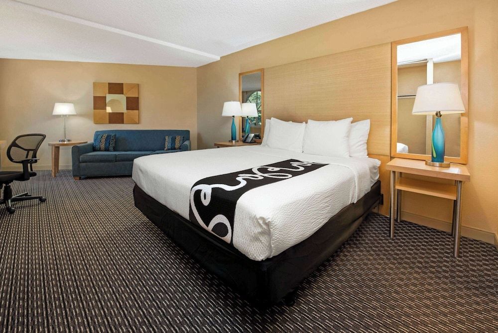 Room, 1 Queen Bed, Accessible, Non Smoking (Bathtub)