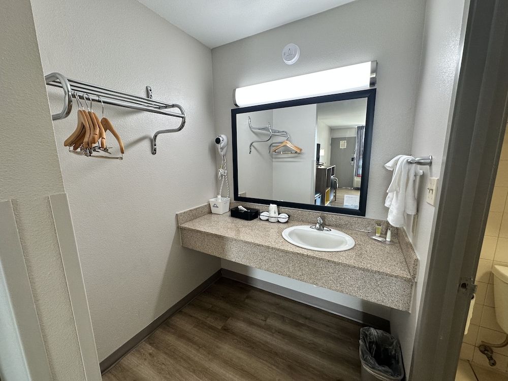 Room, 1 King Bed, Non Smoking (2nd Floor)