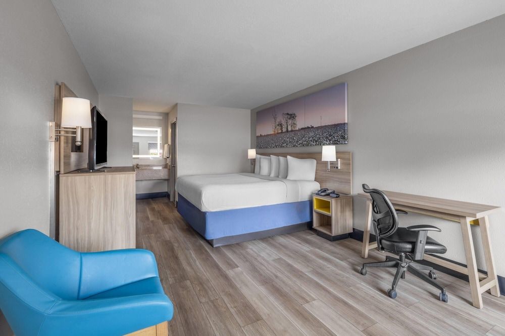 Standard Room, 1 King Bed, Smoking