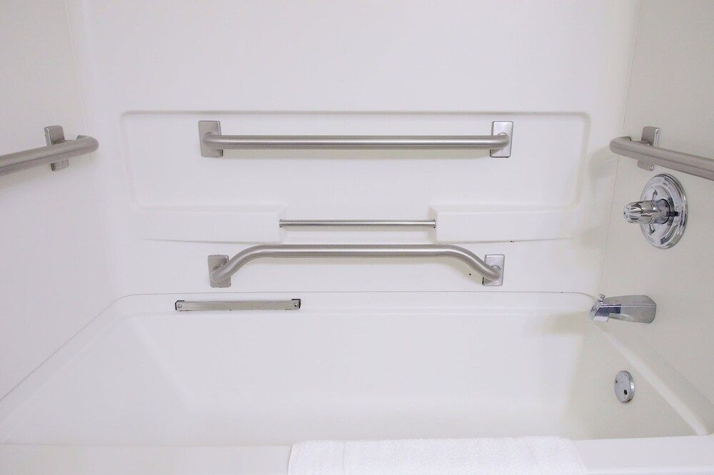 undefined Alpharetta Inn 3