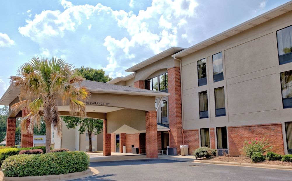 undefined Alpharetta Inn 6