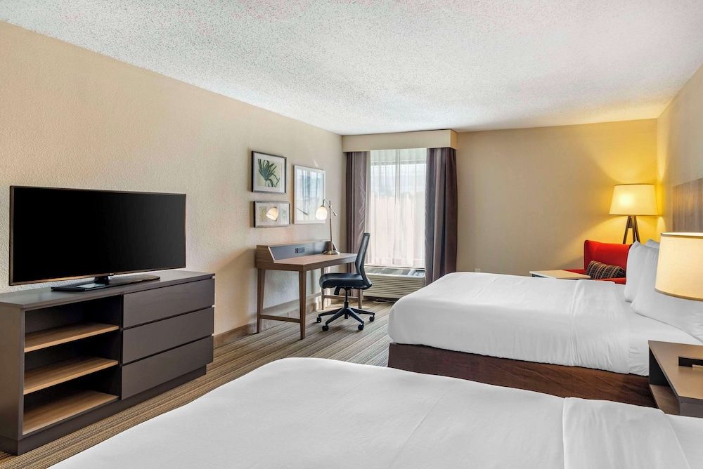 undefined Country Inn & Suites by Radisson, Atlanta Galleria/Ballpark, GA 3
