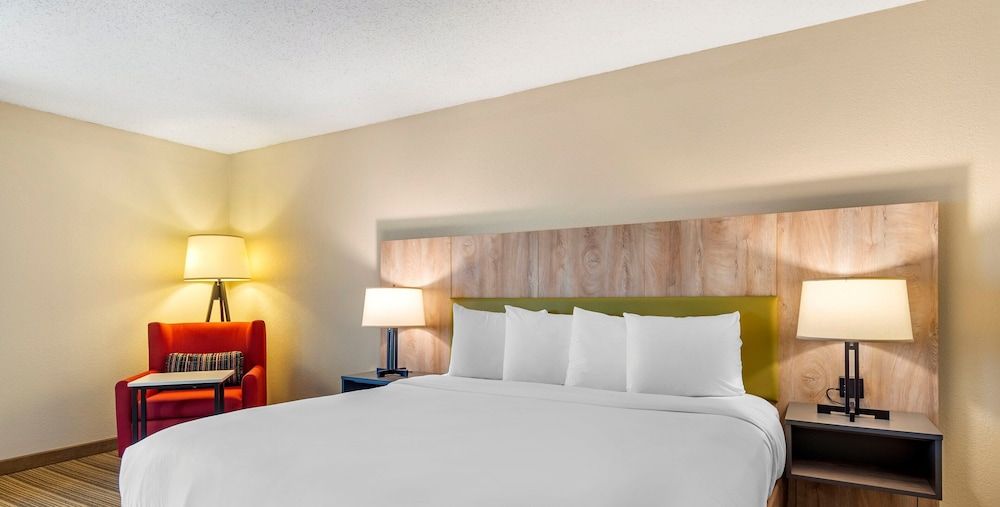 undefined Country Inn & Suites by Radisson, Atlanta Galleria/Ballpark, GA 8