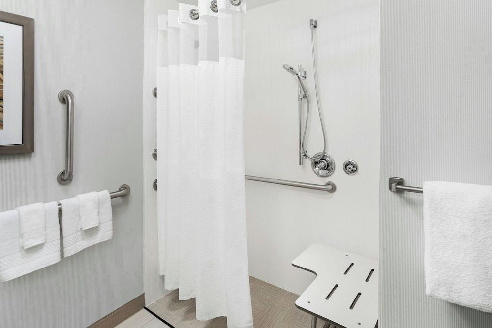 undefined Courtyard by Marriott Atlanta Perimeter Center 3